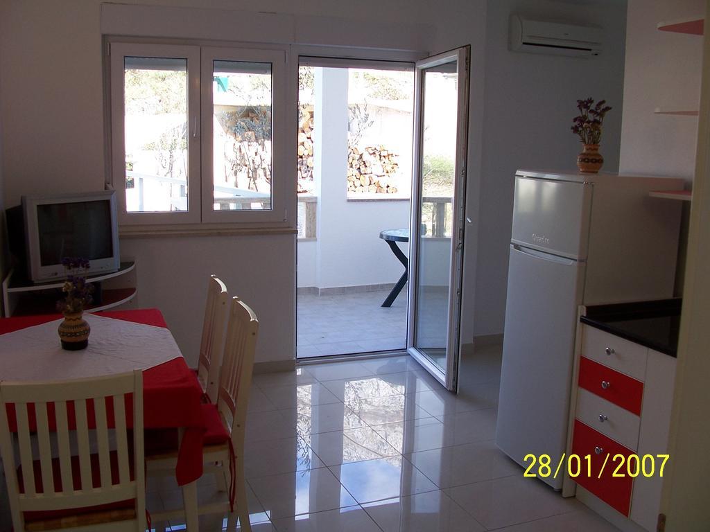 Apartments Perdijic Nemira Омиш Номер фото