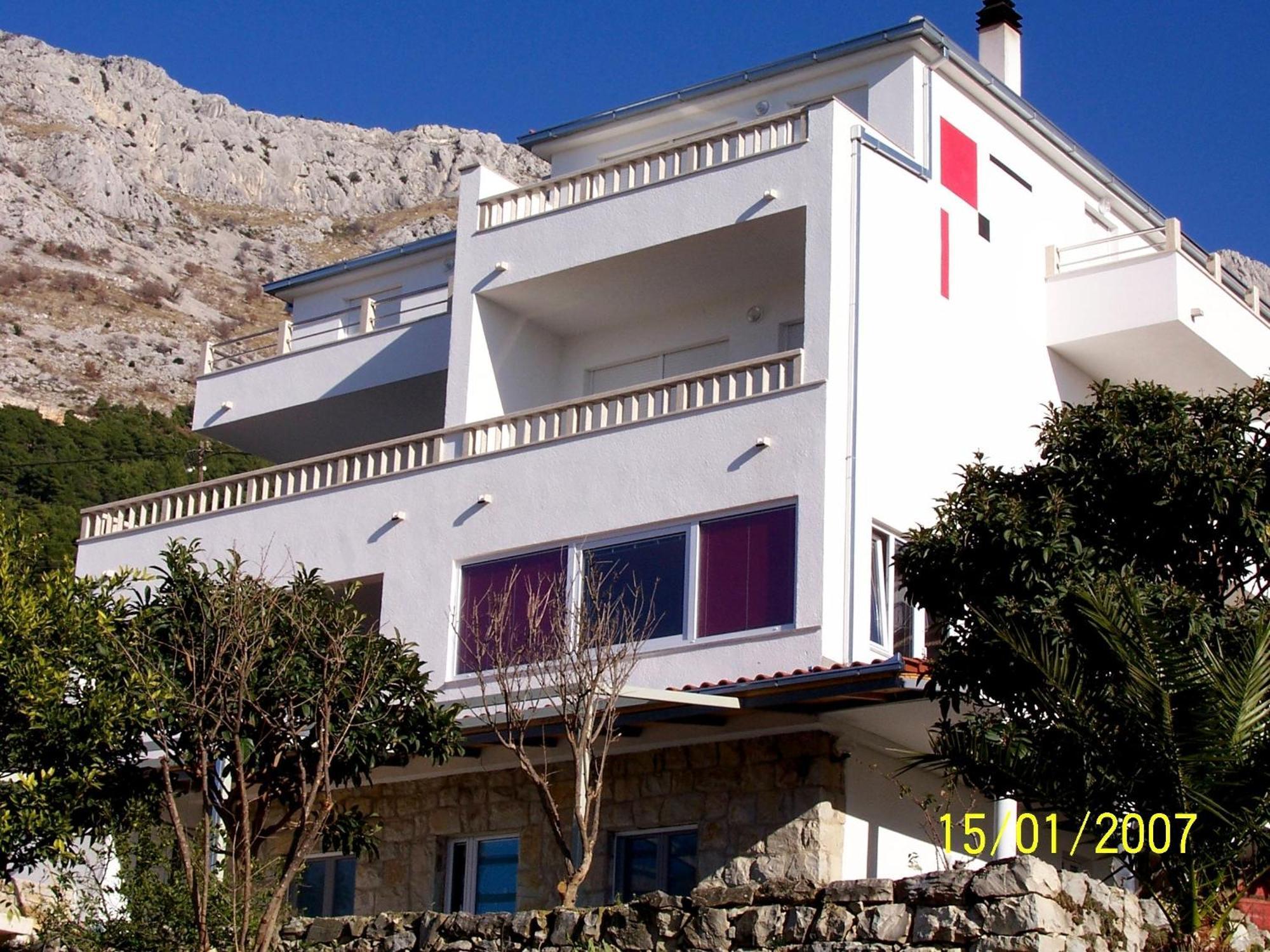 Apartments Perdijic Nemira Омиш Экстерьер фото