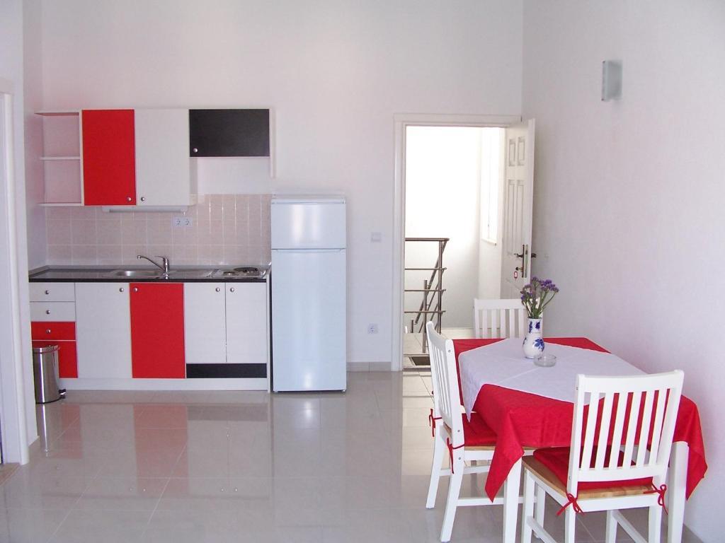 Apartments Perdijic Nemira Омиш Номер фото